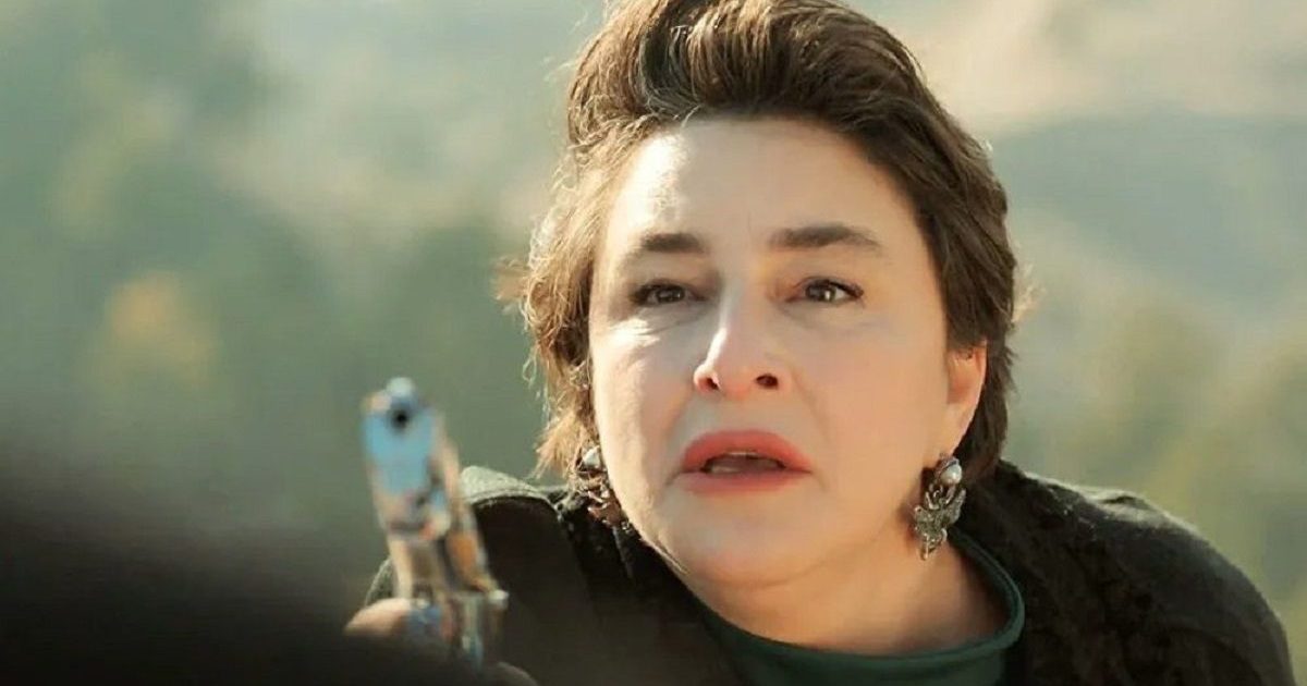 Terra Amara: Addio perfida zia, Fiikret e Mujgan adesso sono una coppia? Fekeli la prende male…