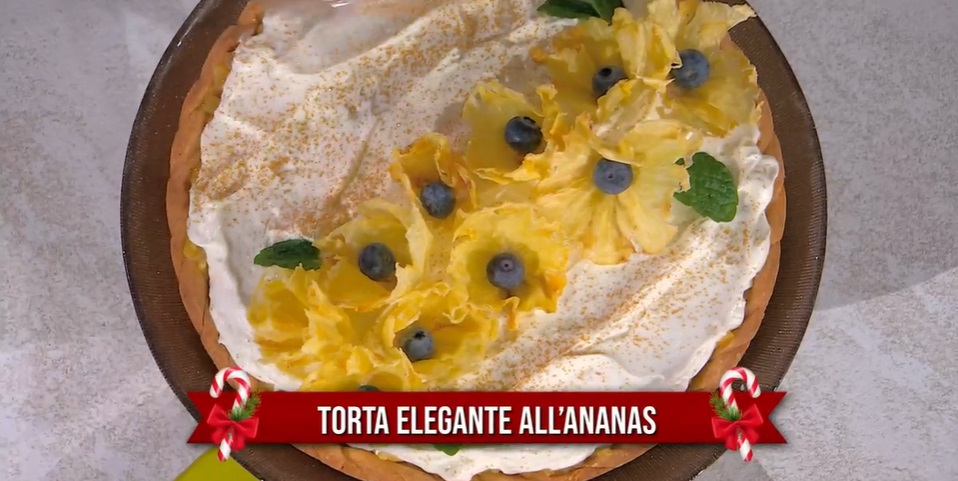 “É sempre mezzogiorno” ricetta di oggi 19 dicembre 2023: Torta elegante all’ananas di Natalia Cattelani