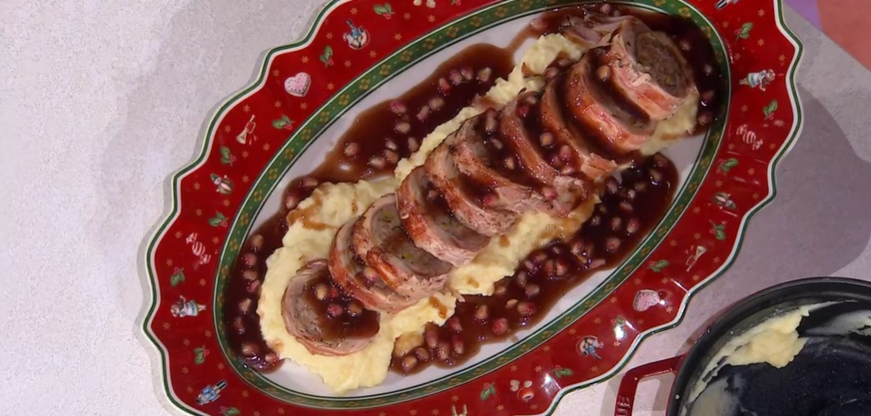 “É sempre mezzogiorno” ricetta di oggi 5 Dicembre 2023: Cappone ripieno con salsa alla melagrana di Fabio Potenzano