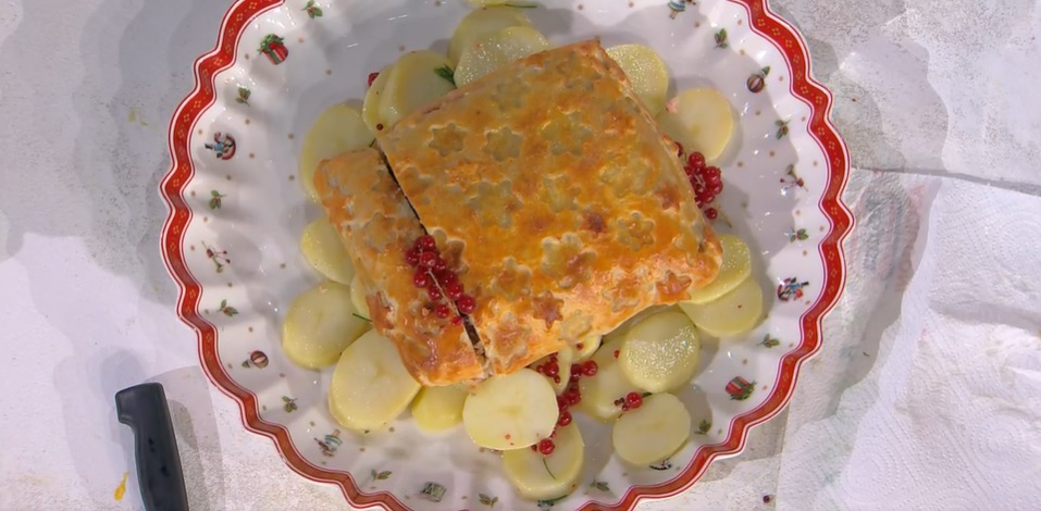 “É sempre mezzogiorno” ricetta di oggi 7 Dicembre 2023: Salmone in sfoglia di Antonio Paolino