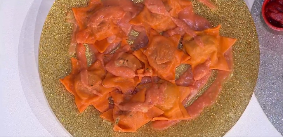 “É sempre mezzogiorno” ricetta di oggi 13 Dicembre 2023: Tortelli a stella di Daniele Persegani