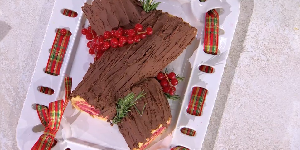 “É sempre mezzogiorno” ricetta di oggi 22 dicembre 2023: Tronchetto di Natale di Antonio Paolino