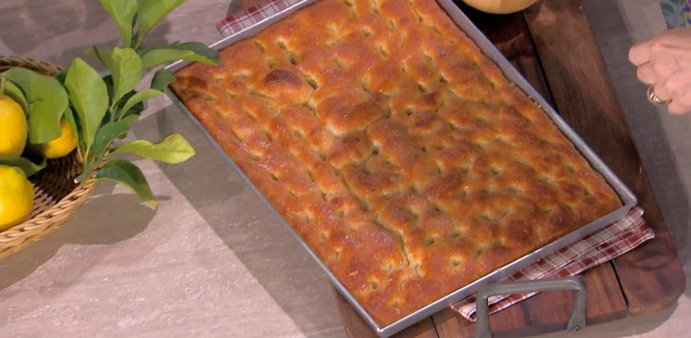 “É sempre mezzogiorno” ricetta di oggi 22 Gennaio 2024: Focaccia dolce di Fulvio Marino