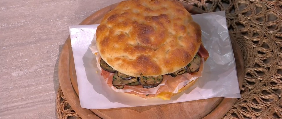“É sempre mezzogiorno” ricetta di oggi 9 Gennaio 2024: Panino 5 e 5 di Fulvio Marino