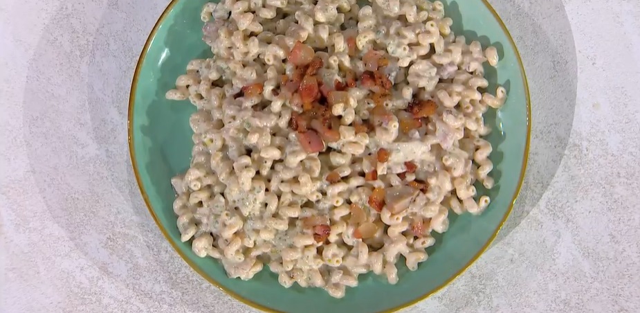 “É sempre mezzogiorno” ricetta di oggi 23 Gennaio 2024: cellentani con mascarpone guanciale e porcini di Antonio Paolino