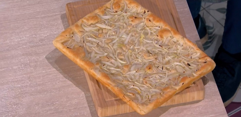 “É sempre mezzogiorno”: focaccia genovese alla cipolla di Fulvio Marino