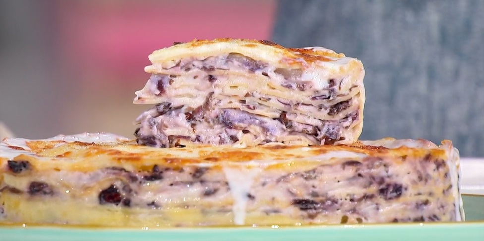 “É sempre mezzogiorno” ricetta di oggi 5 Febbraio 2024: pasticcio di crepes al radicchio rosso di Daniele Persegani