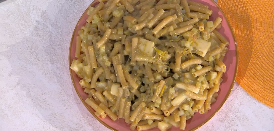 “É sempre mezzogiorno” ricetta di oggi 8 marzo: sedanini con salsa di carciofi provola e patate di Chloe Facchini “É sempre mezzogiorno” ricetta di oggi 8 marzo: sedanini con salsa di carciofi provola e patate di Chloe Facchini