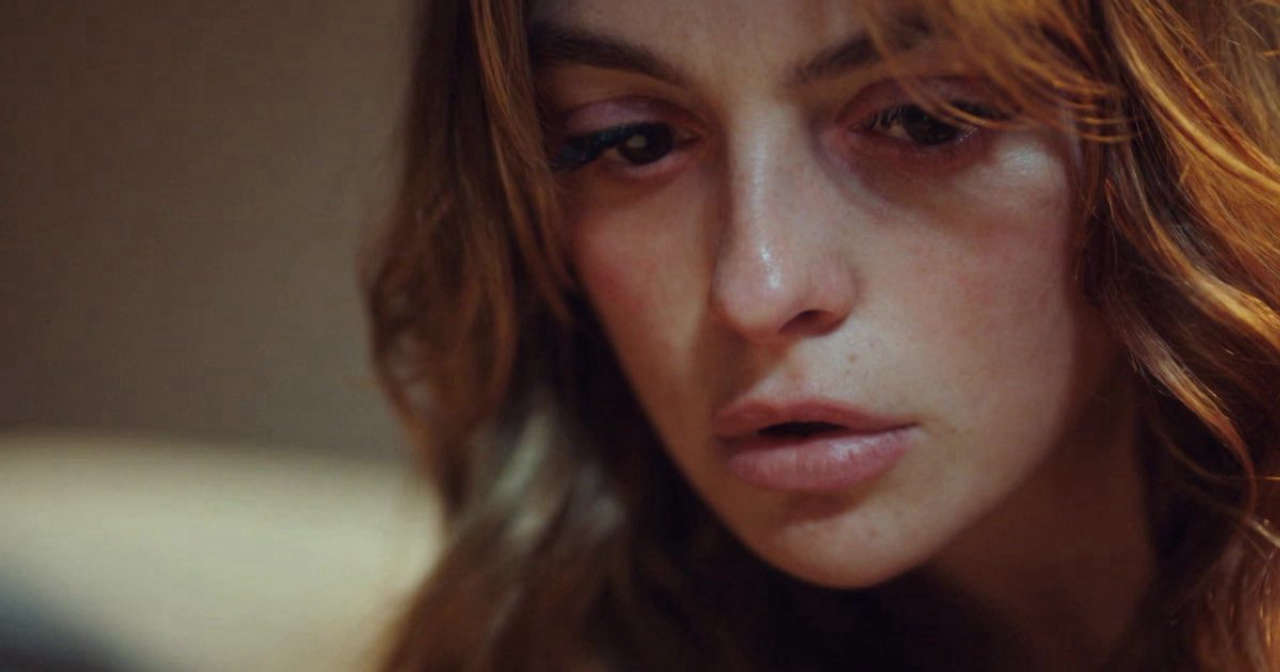 La rosa della vendetta interrotta Canale 5 cancella la serie e sostituisce con un film turco choc scopri perché