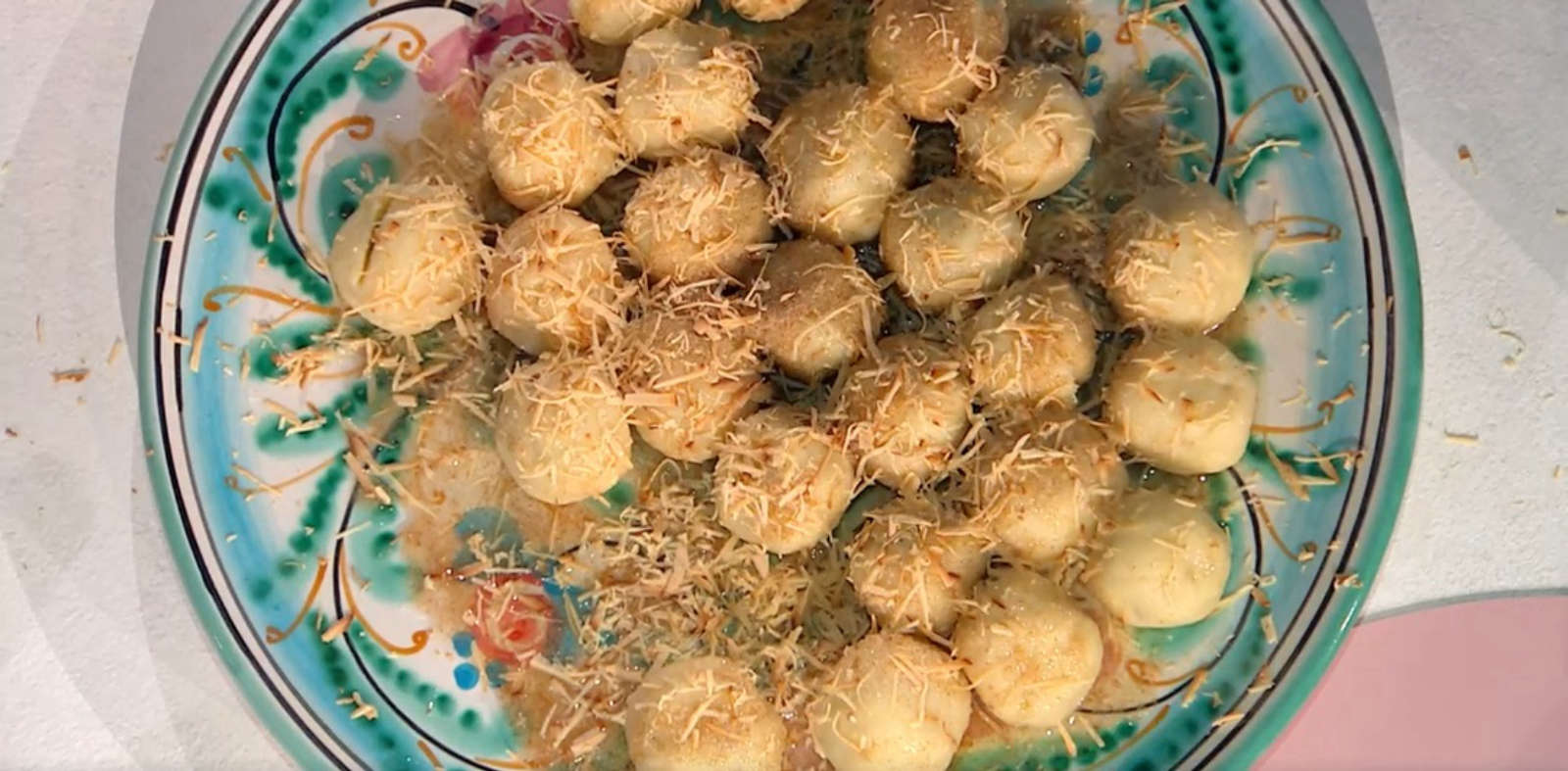 É sempre mezzogiorno, ricetta di oggi 10 settembre 2024: Gnocchi di susine con ricotta affumicata di Daniele Persegani