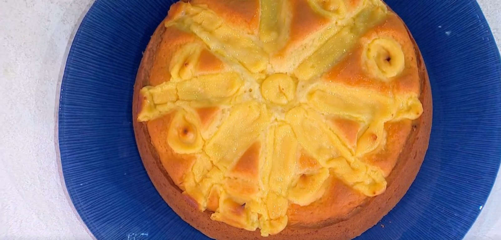 É sempre mezzogiorno, ricetta di oggi 25 settembre 2024: Torta con crema al limone di Natalia Cattelani