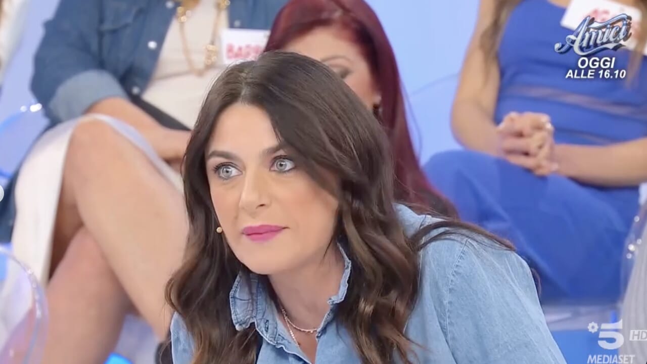 Maurizio e Gloria affrontano un duro scontro a Uomini e Donne dopo la rottura