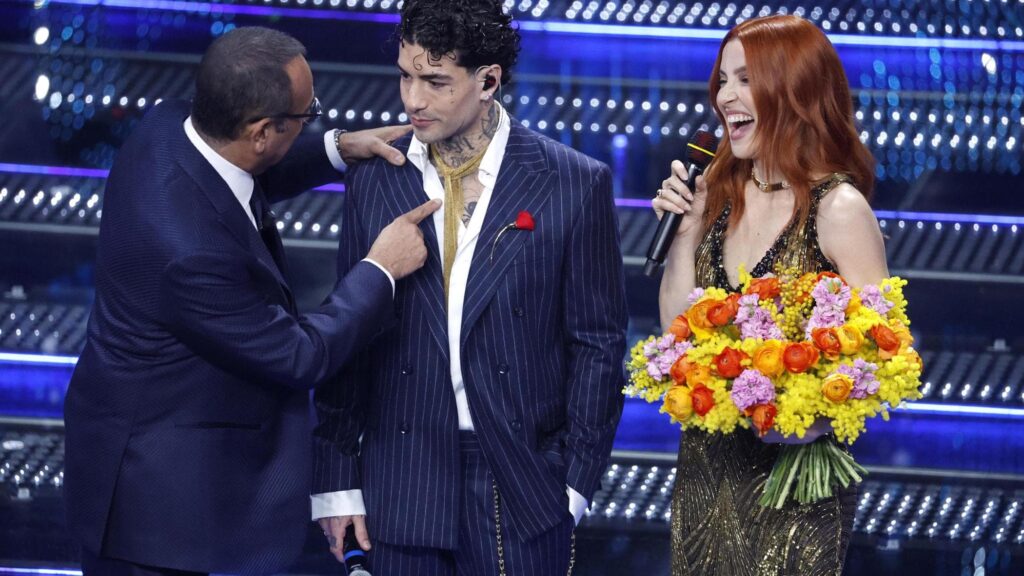 Tony Effe a Sanremo: Pubblicità Occulta con la Collana da 70k?