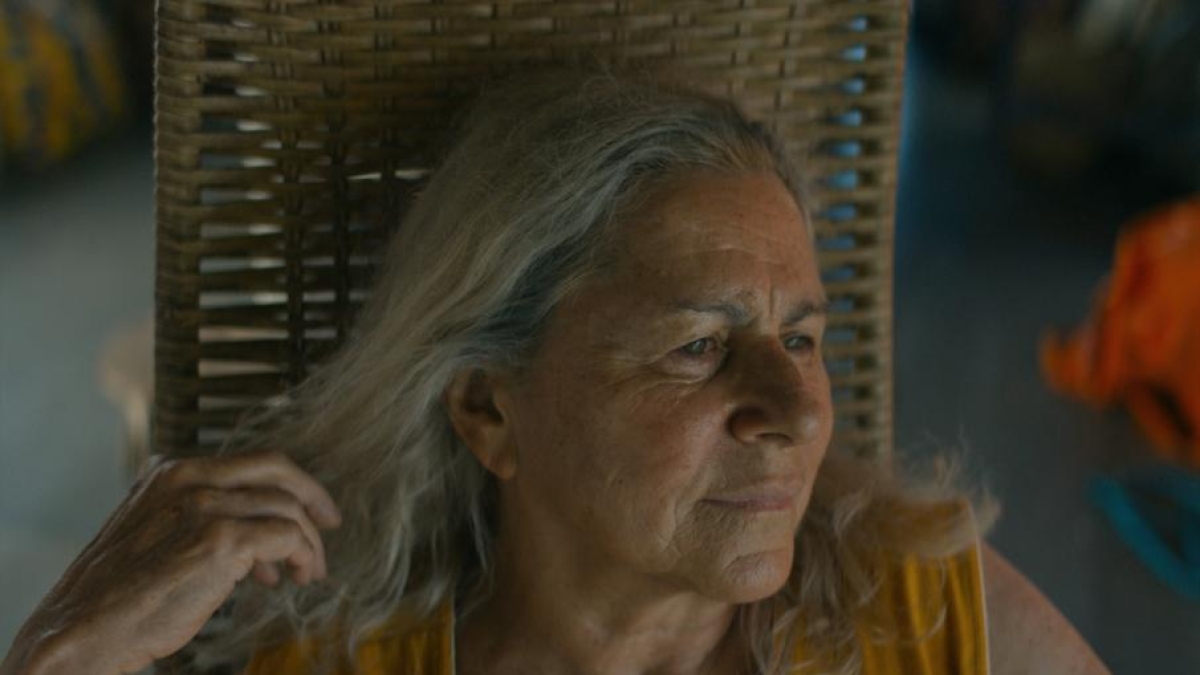 O ultimo azul di Denise Weinberg: scopri i temi e le emozioni che sfidano la dignità degli anziani in Brasile