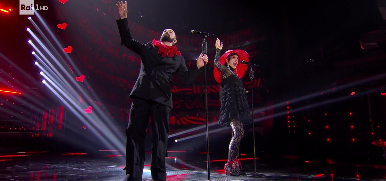 “Il Balletto Cuoricini Diventa Virale a Sanremo 2025”