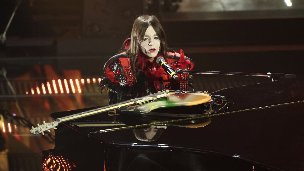 Lucio Corsi trionfa a Sanremo 2025: un talento da scoprire
