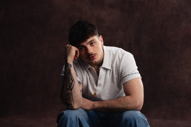 Sanremo 2025: Olly conquista tutti con “Balorda Nostalgia”