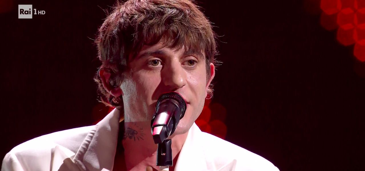 Sanremo 2025: Polemiche su Rkomi, trionfa Olly!
