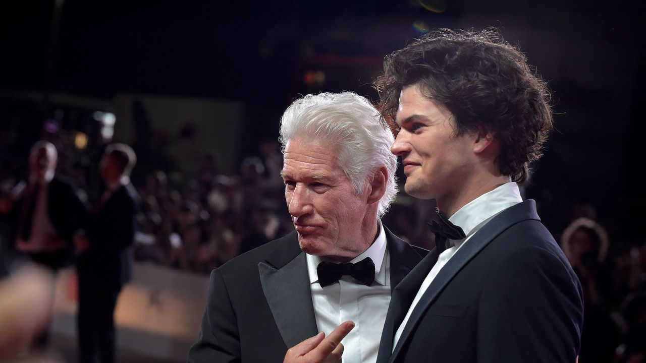 Richard Gere trionfa ai Goya 2025: celebrità mondiale premiata