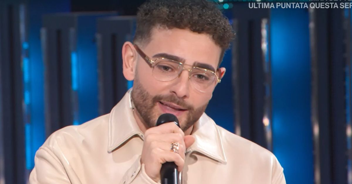 Rocco Hunt contro la parodia al Dopofestival: “Montagne Verdi” nel mirino