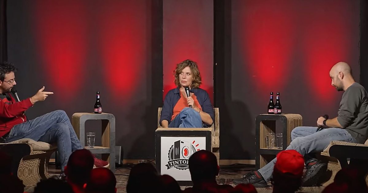 Sabina Guzzanti svela retroscena della carriera tra censura e passione per la storia antica nel podcast Tintoria