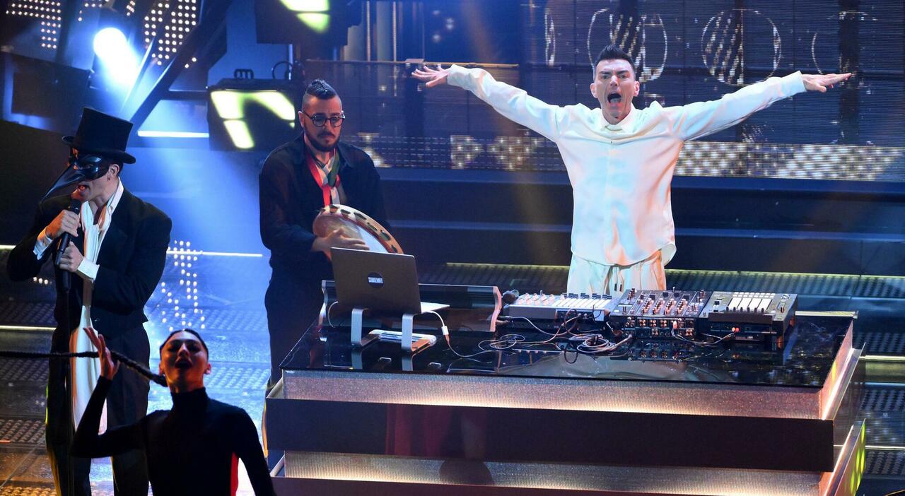 Sanremo 2025: Exploit di Gabry Ponte con “Tutta l’Italia” – Scopri il trionfo!