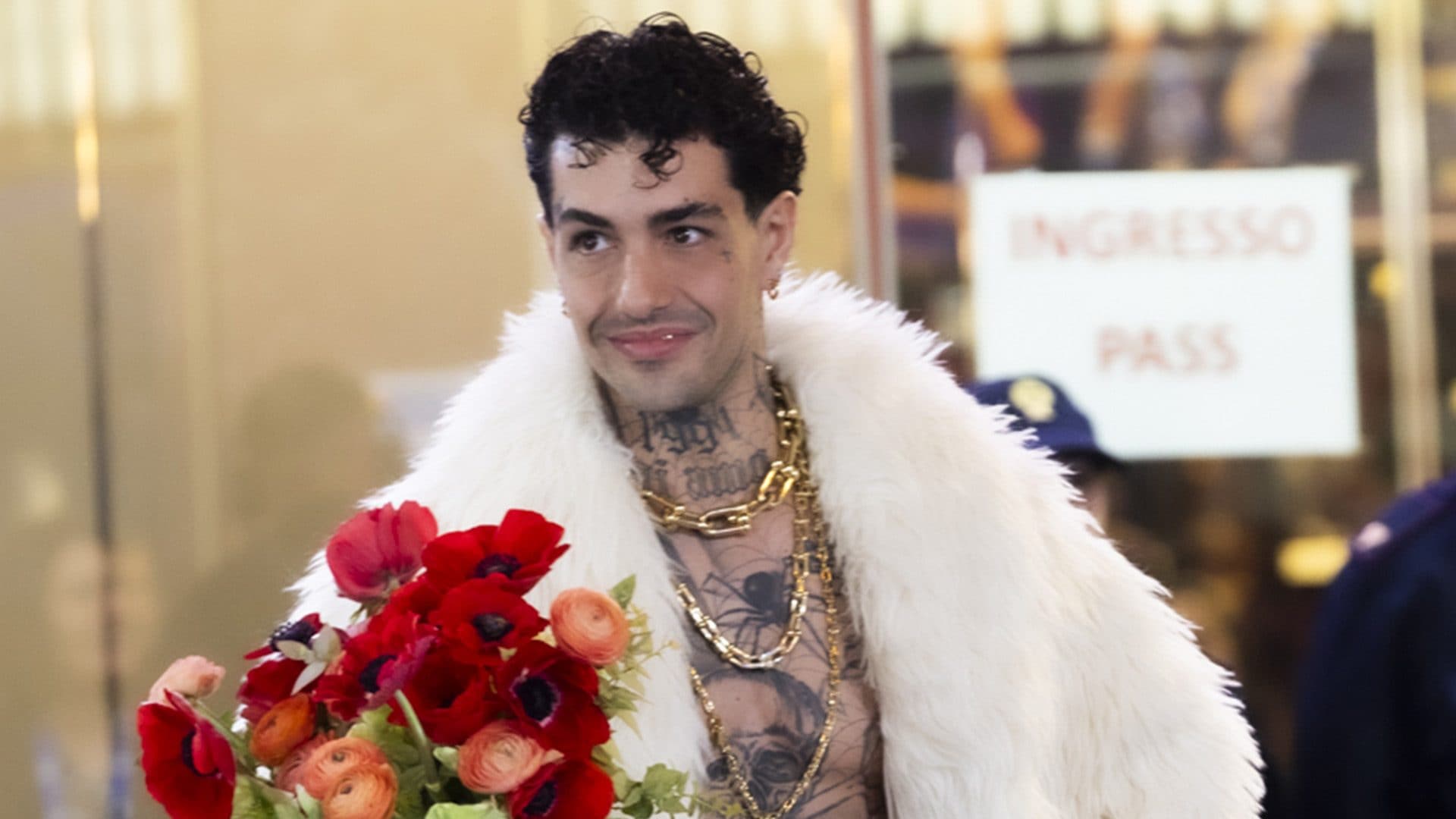 Tony Effe Sfidante al Festival di Sanremo: Il Lusso che Divide