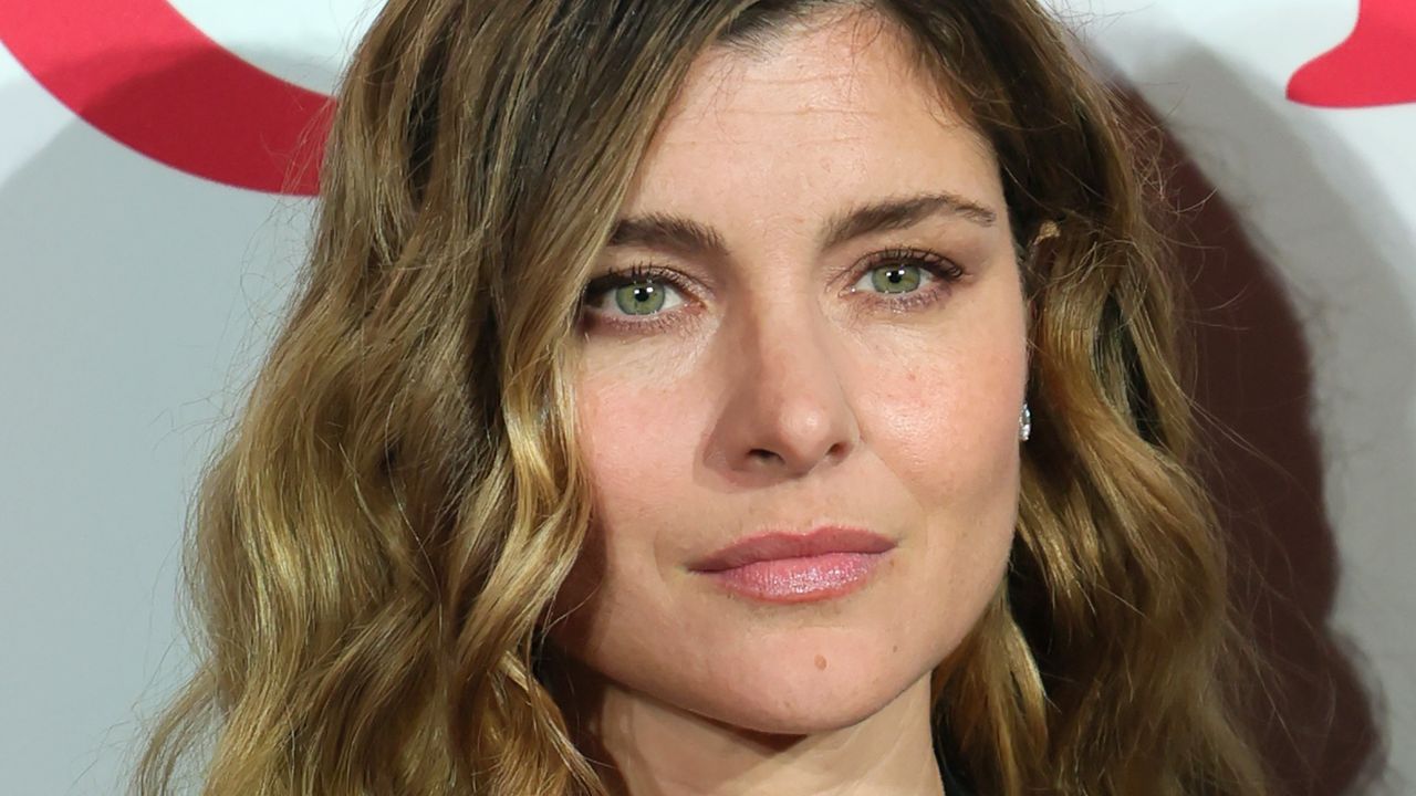 Vittoria Puccini sfida le convenzioni di genere alla première di FolleMente: scopri il suo look androgino in esclusiva