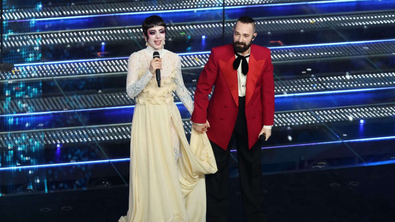 Cuoricini: l’amore agrodolce dei Coma_Cose svela le dinamiche di coppia al Festival di Sanremo 2025