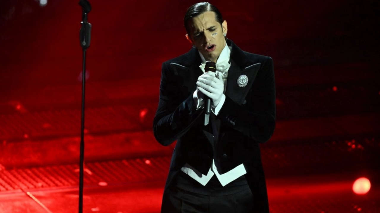 Achille Lauro: la toccante lettera di sua madre sul potere dell’amore e il messaggio sociale a Sanremo 2025