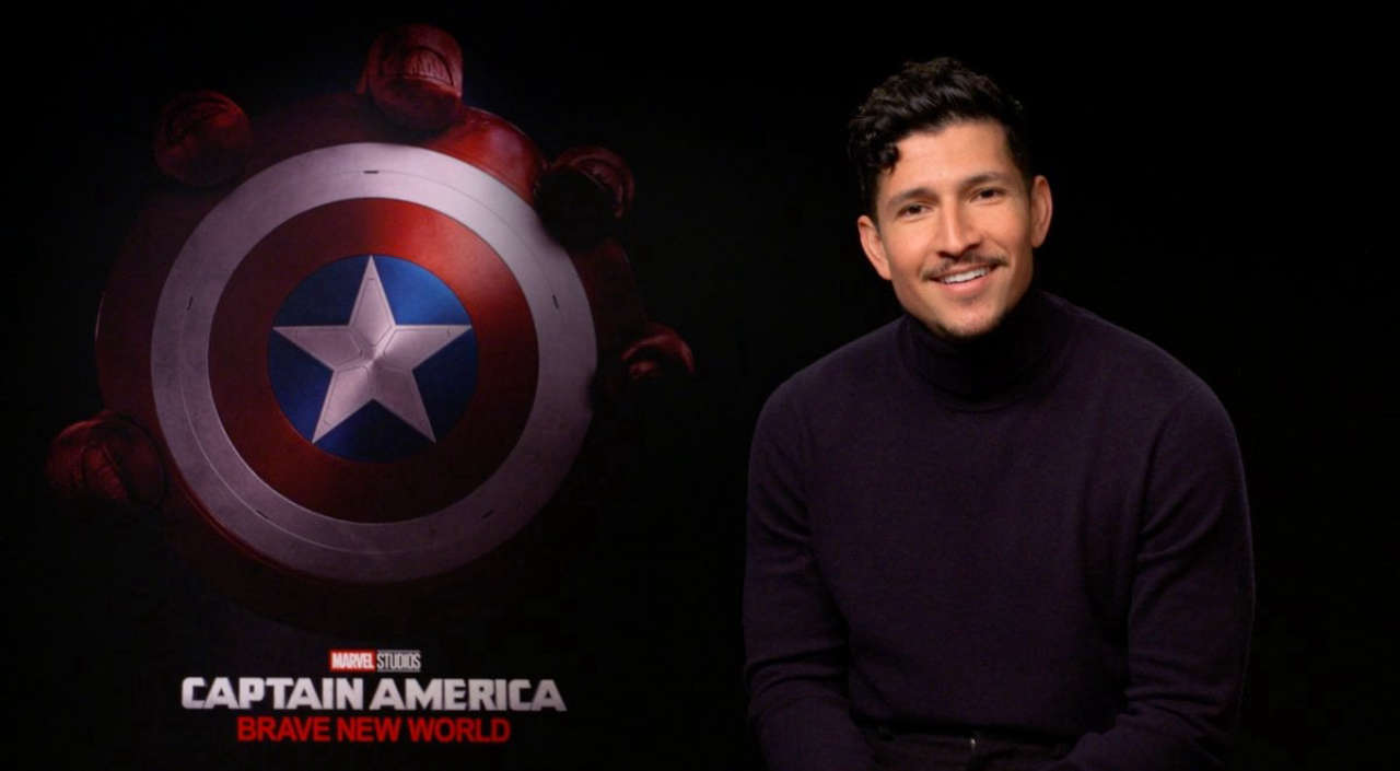 Captain America: Brave New World presenta Danny Ramirez, il nuovo Falcon pronto a volare con i Giovani Vendicatori