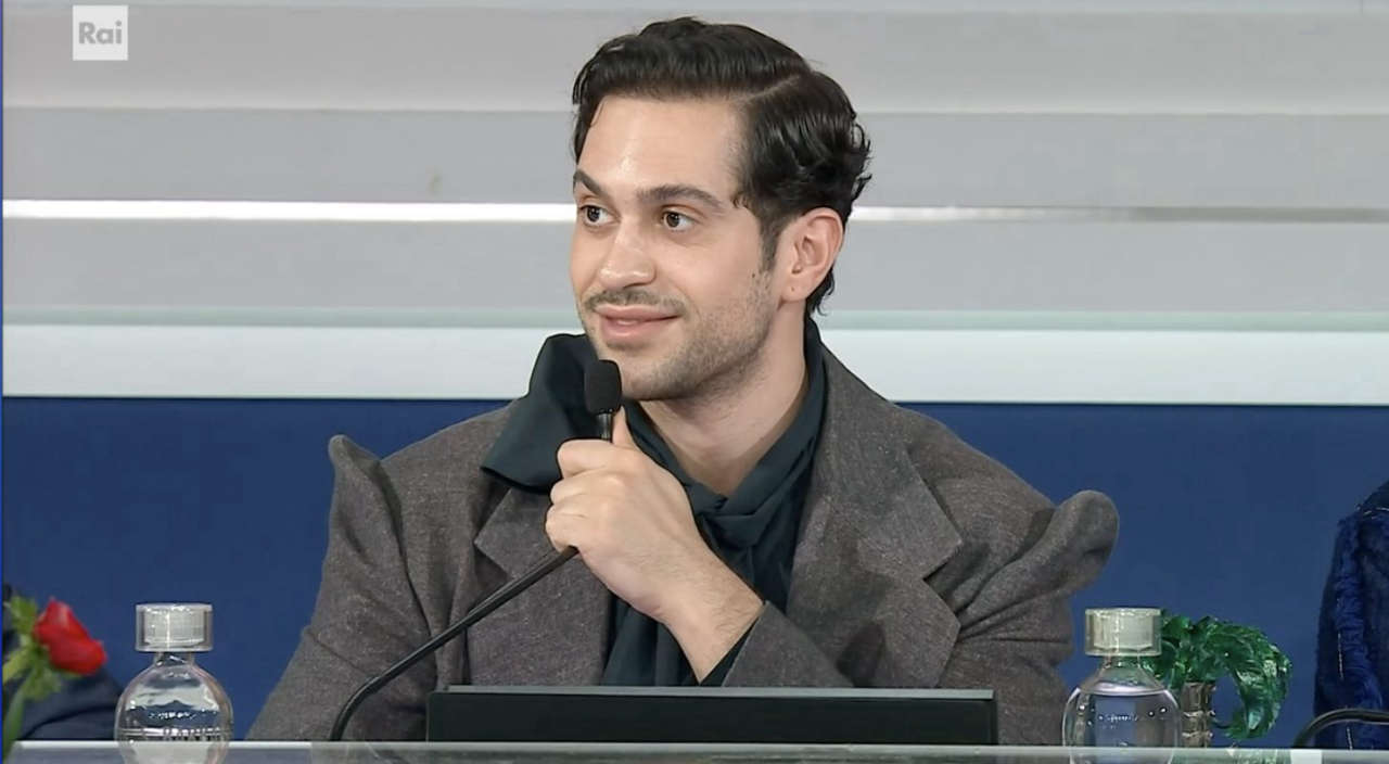 Mahmood co-conduttore al Festival di Sanremo 2025: emozioni e segreti prima dell’esordio con Carlo Conti e Geppi Cucciari