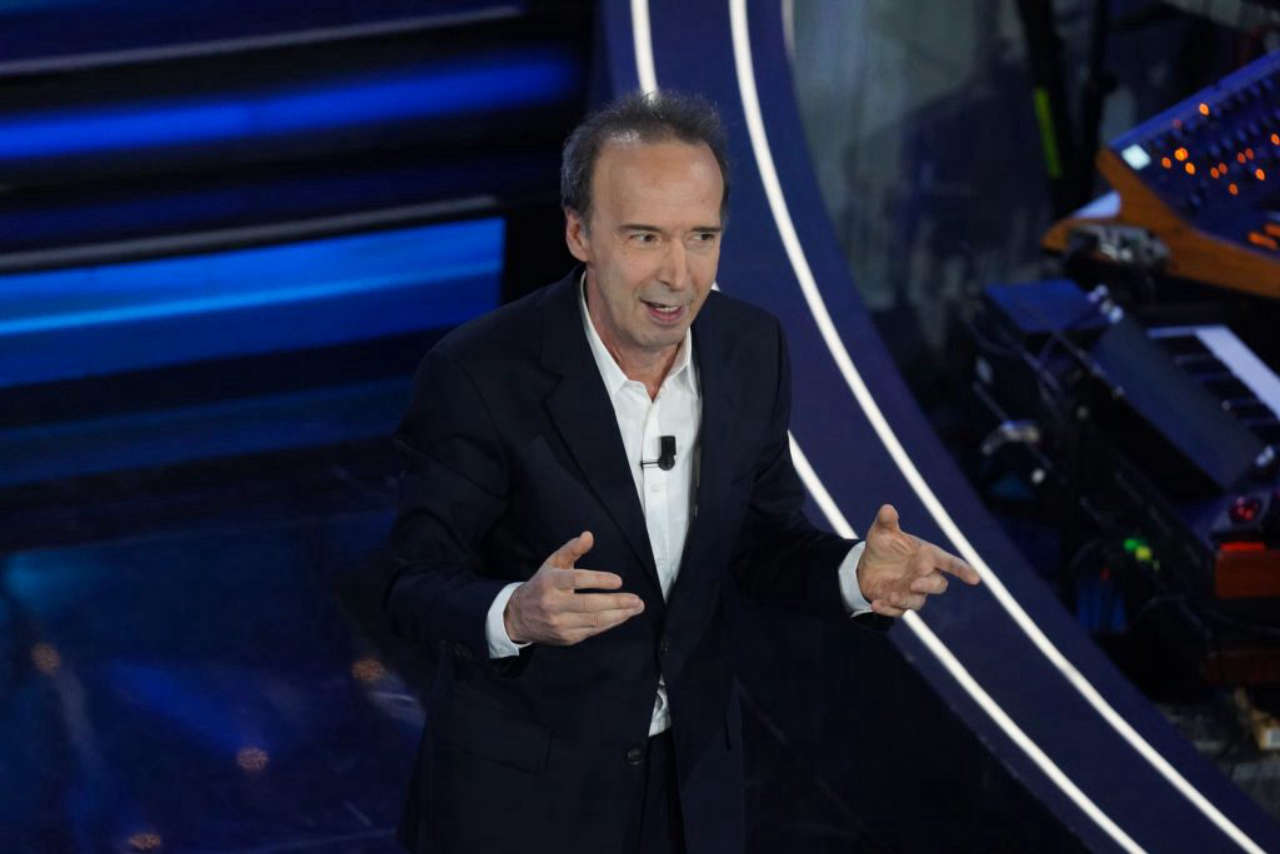 Roberto Benigni torna al Festival di Sanremo 2025: perché si esibirà senza cachet?