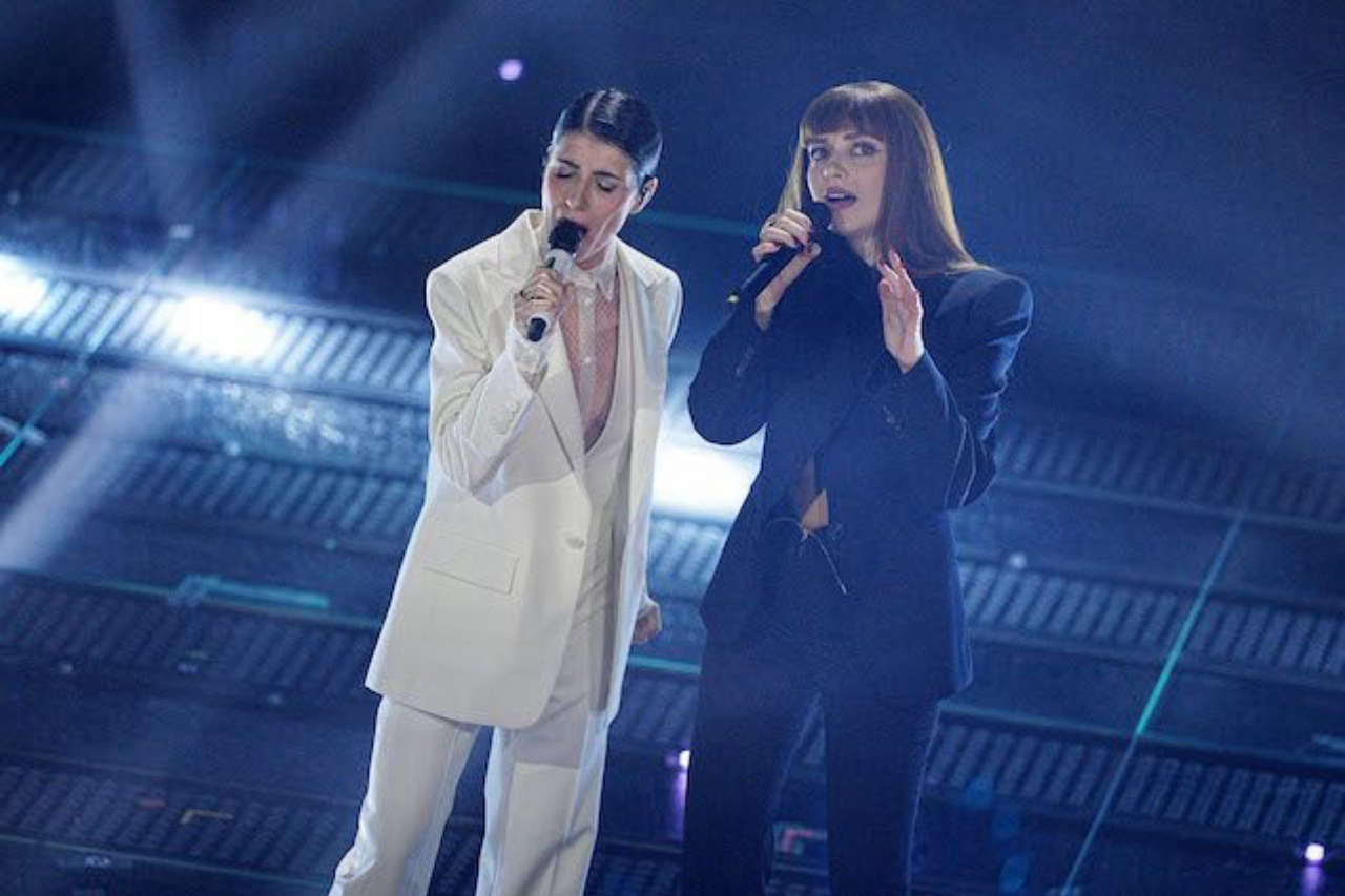 Sanremo 2025, emozioni e duetti indimenticabili nella serata cover: chi ha brillato sul palco dell’Ariston?