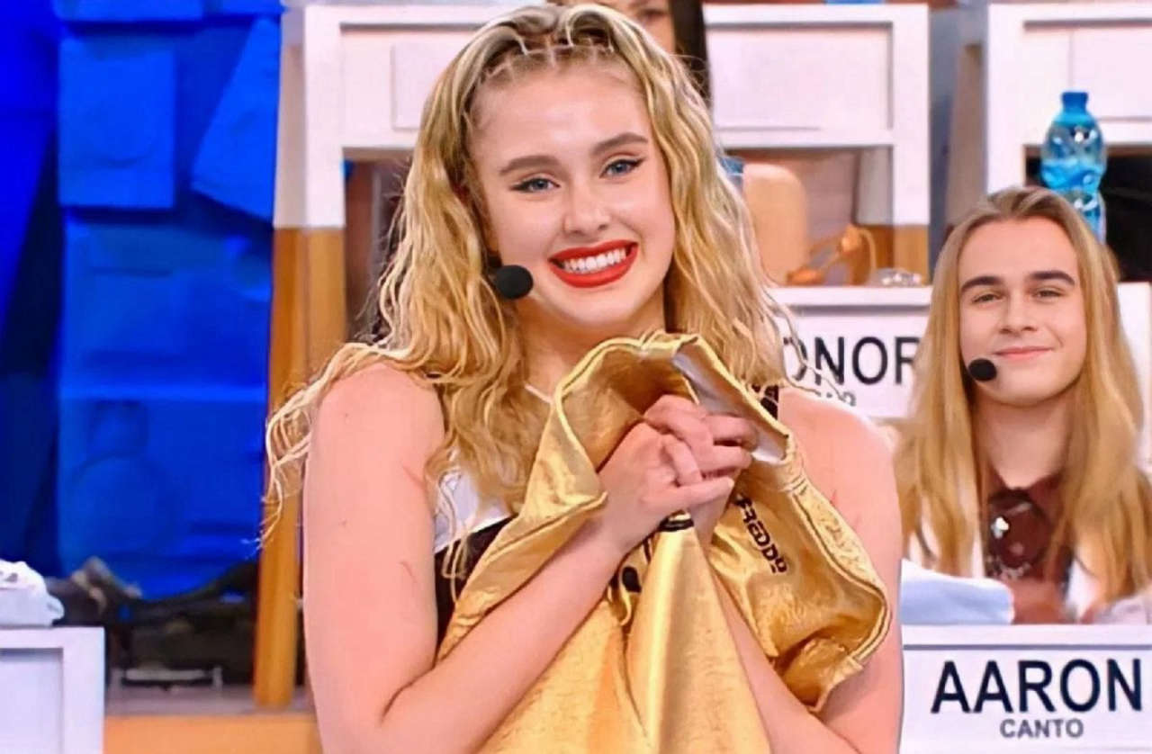 Amici: Isobel Kinnear e Federico Nicotera, l’amore che illumina il gossip del mondo dello spettacolo!