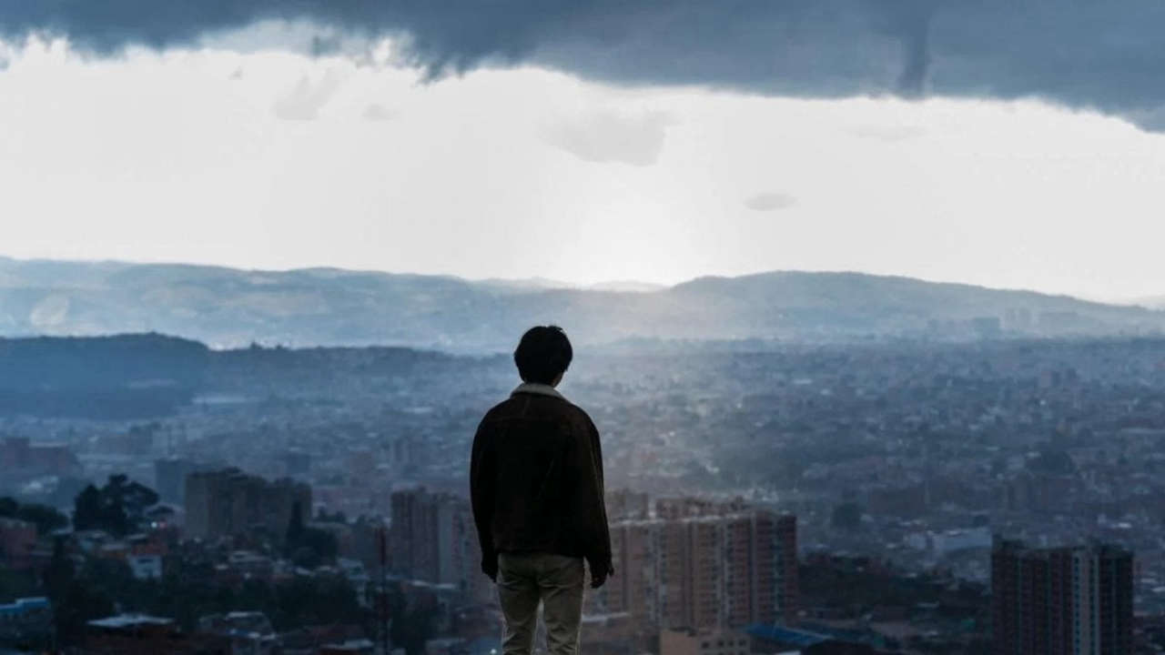 Guk-hee: L’oscuro viaggio di un giovane coreano tra potere, violenza e scelte disperate in Colombia
