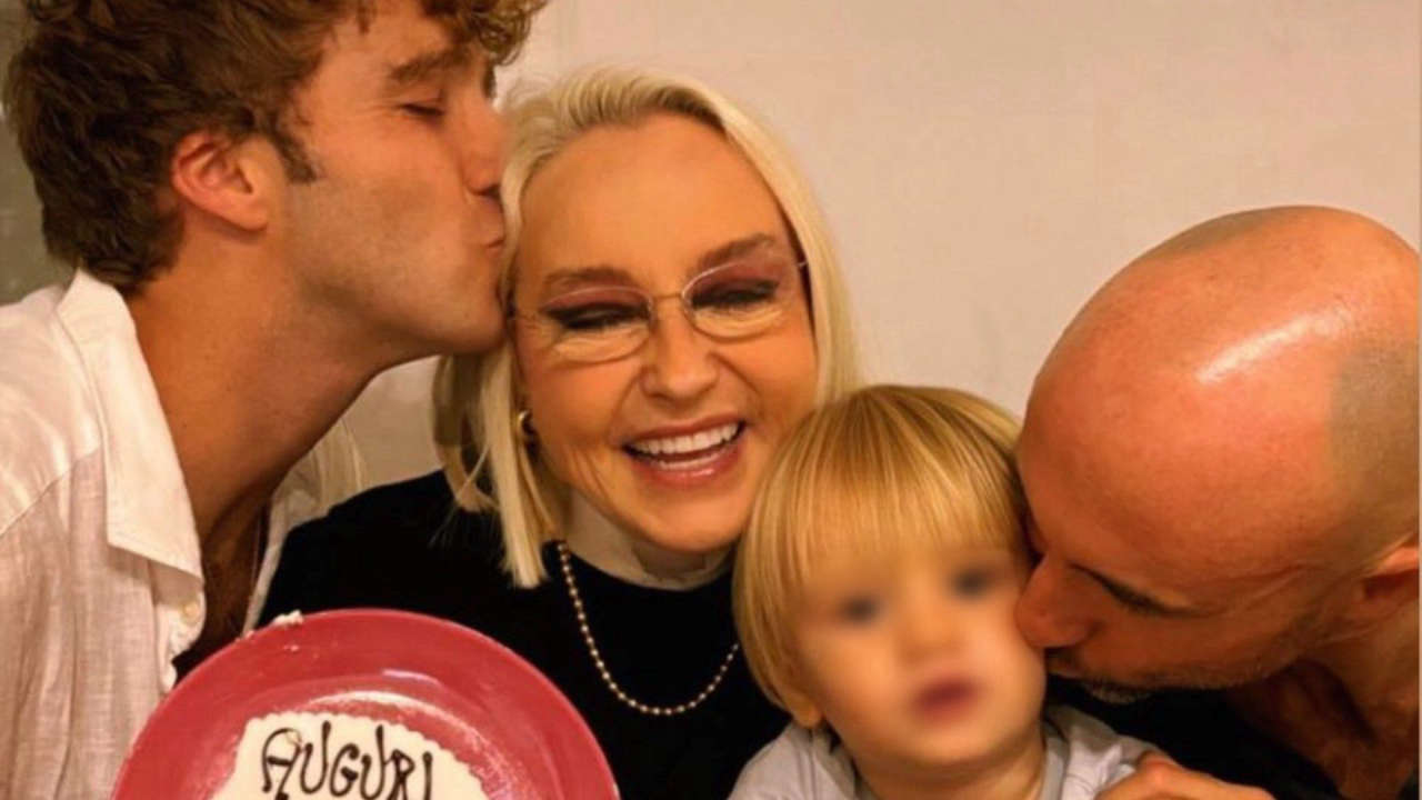 Eleonora Giorgi: La Sua Battaglia Contro il Cancro e i Messaggi di Amore Che Commuovono Tutti