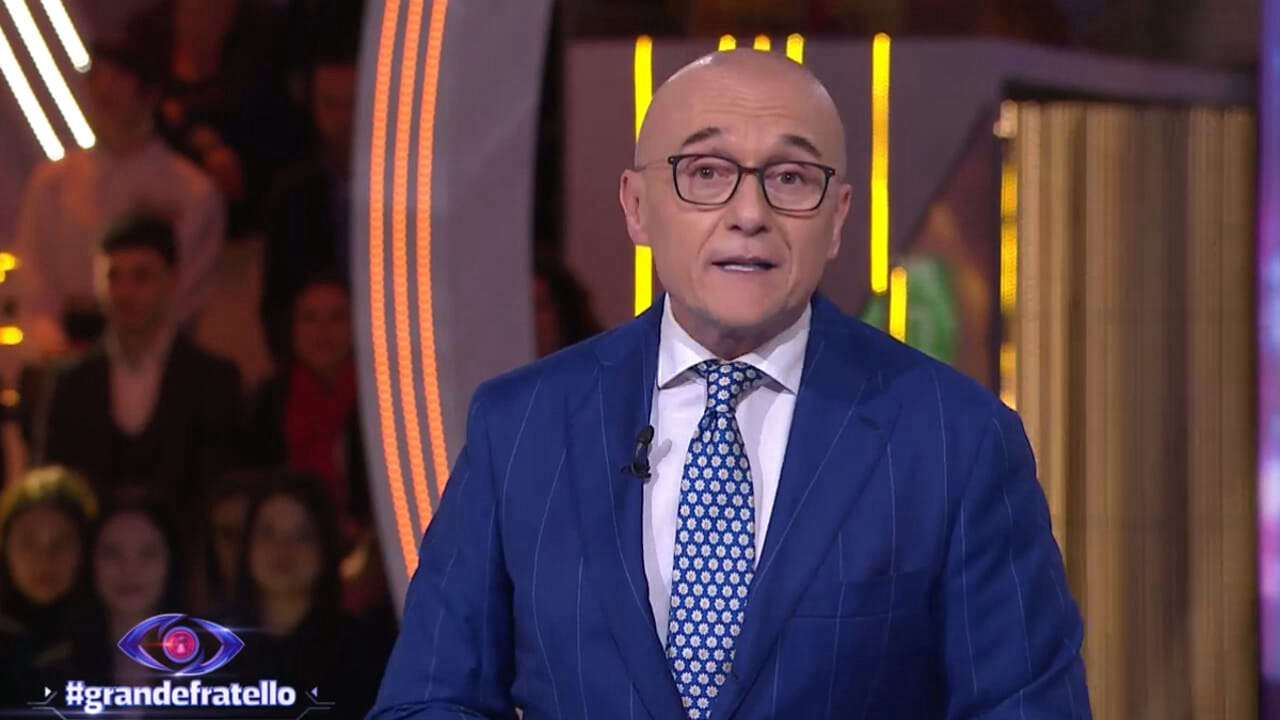 Grande Fratello: Gaffe in diretta svela il backstage e scatena il web tra meme e risate irresistibili