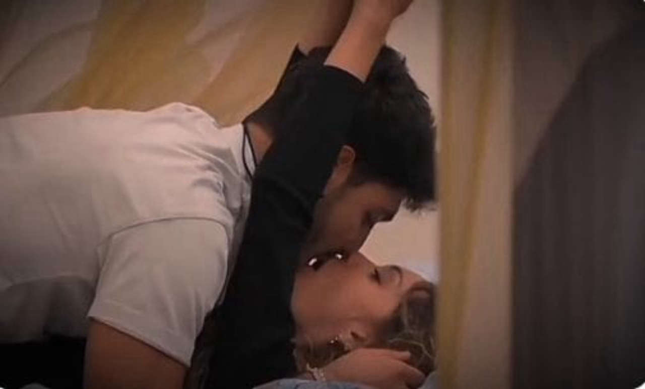 Grande Fratello: Intimità e Confessioni di Javier e Helena nel Tugurio, un Amore che Sboccia sotto le Telecamere