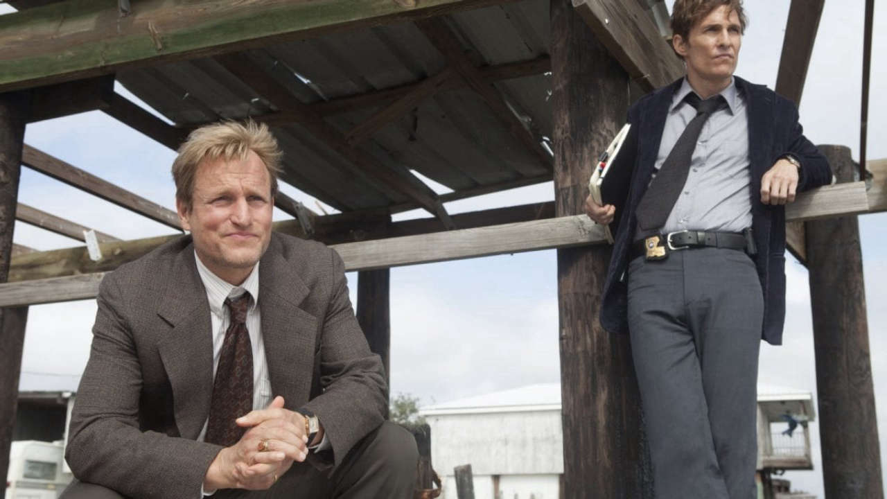Nuova serie comica con McConaughey e Harrelson: un’amicizia esagerata tra risate e situazioni bizzarre nel Texas