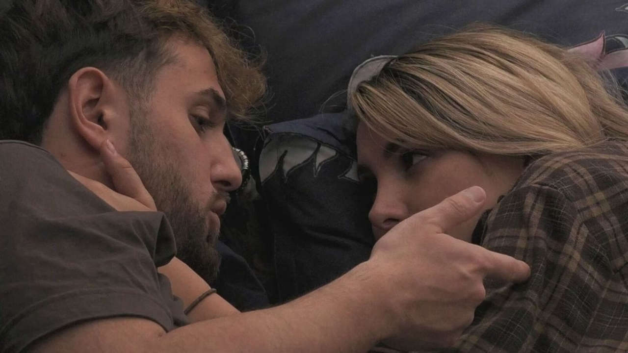 Grande Fratello: Chiara e Alfonso tra amore e tensioni, il loro legame reggerà alla prova finale?