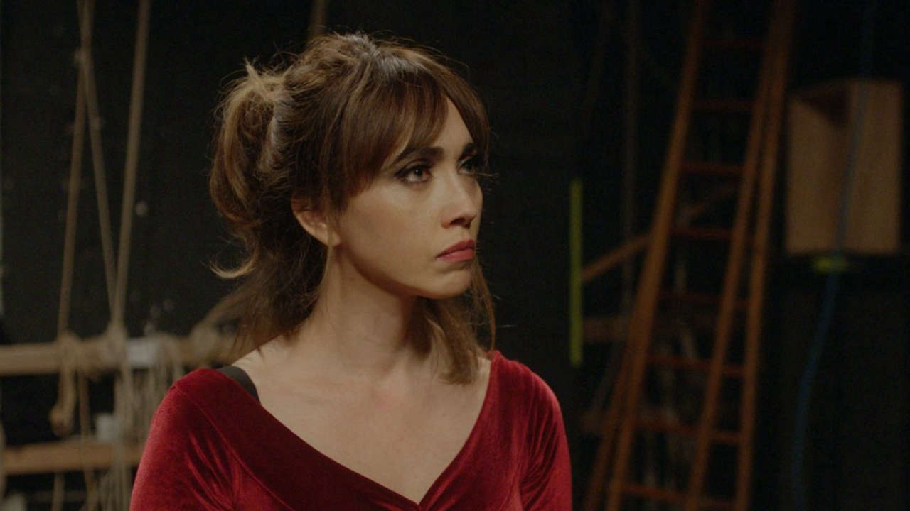 Coppia aperta quasi spalancata: il film che ridefinisce l’amore e la libertà per un San Valentino indimenticabile