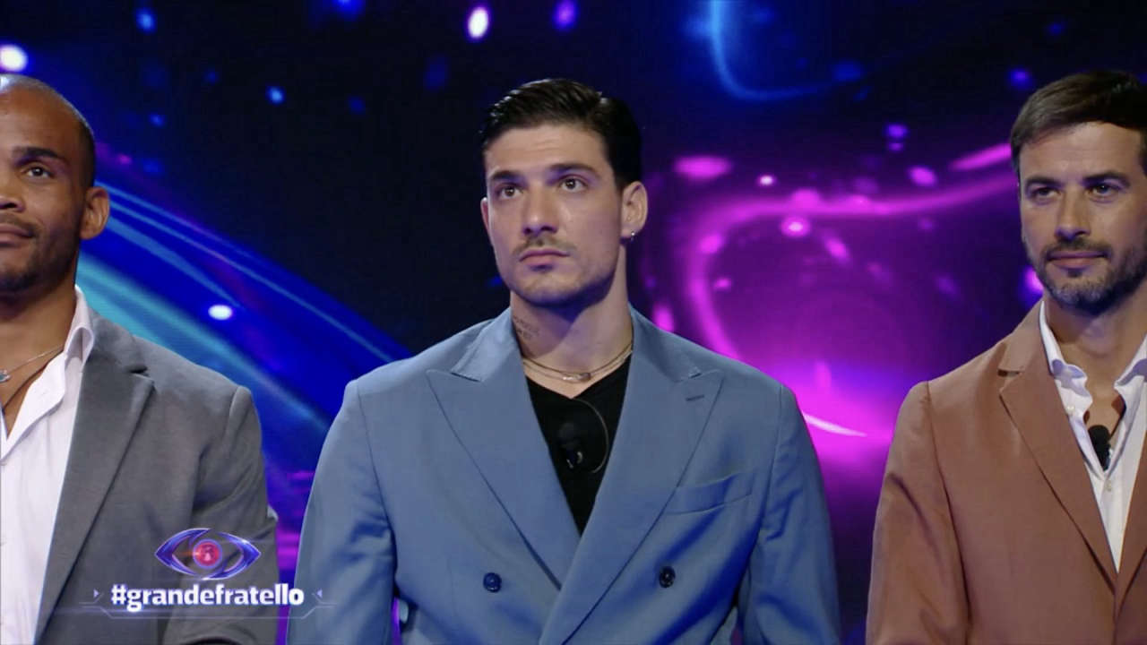 Grande Fratello: Lorenzo Spolverato in finale, l’addio di Pamela Petrarolo e tensioni tra i concorrenti rovinano la serata