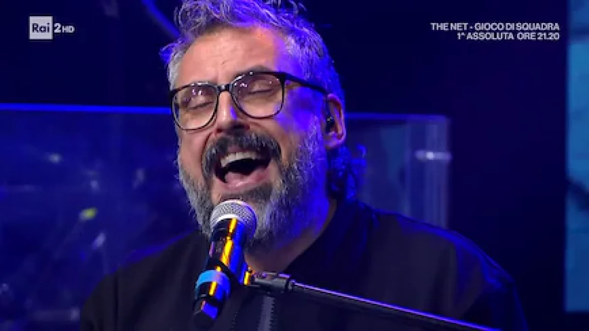 Sanremo 2025, abito Brunori SAS per serata finale Festival: look e stilista