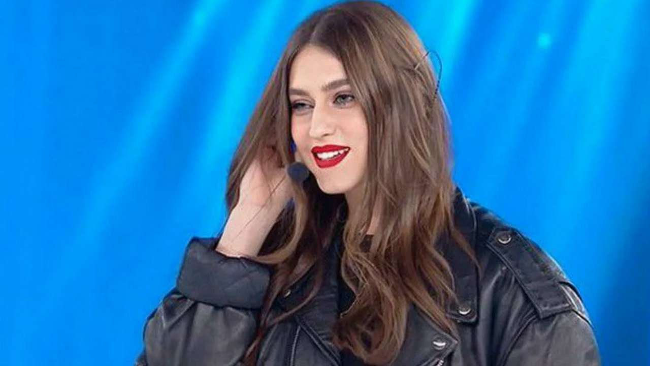 Sanremo 2025, abito Gaia per quarta serata Festival: look e stilista