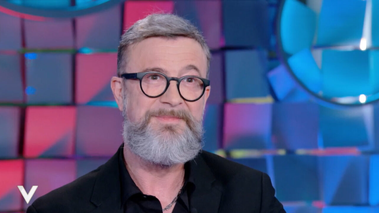 Sanremo 2025, abito di Marco Masini ospite al Festival: look e stilista