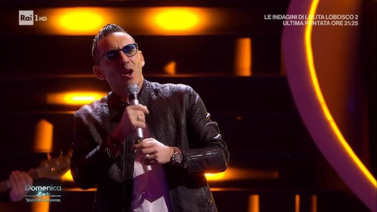 Sanremo 2025, abiti Modà quarta serata del Festival: look e stilista