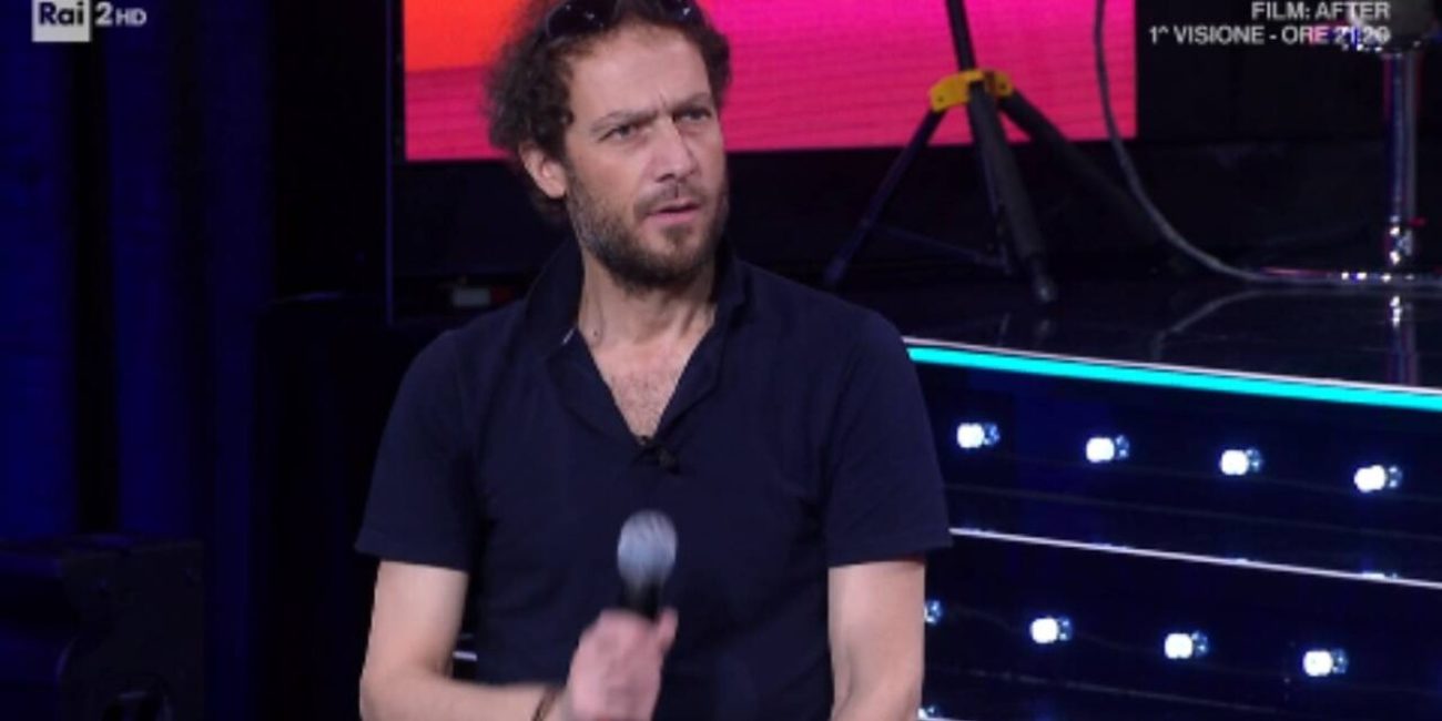 Sanremo 2025, abito di Tricarico ospite al Festival: look e stilista Sanremo 2025, abito di Tricarico ospite al Festival: look e stilista