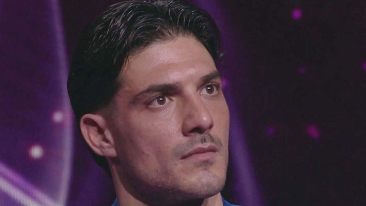 Grande Fratello sotto accusa: Lorenzo Spolverato colpito dalle critiche di Rai e pubblico, il futuro del programma è a rischio Grande Fratello sotto accusa: Lorenzo Spolverato colpito dalle critiche di Rai e pubblico, il futuro del programma è a rischio