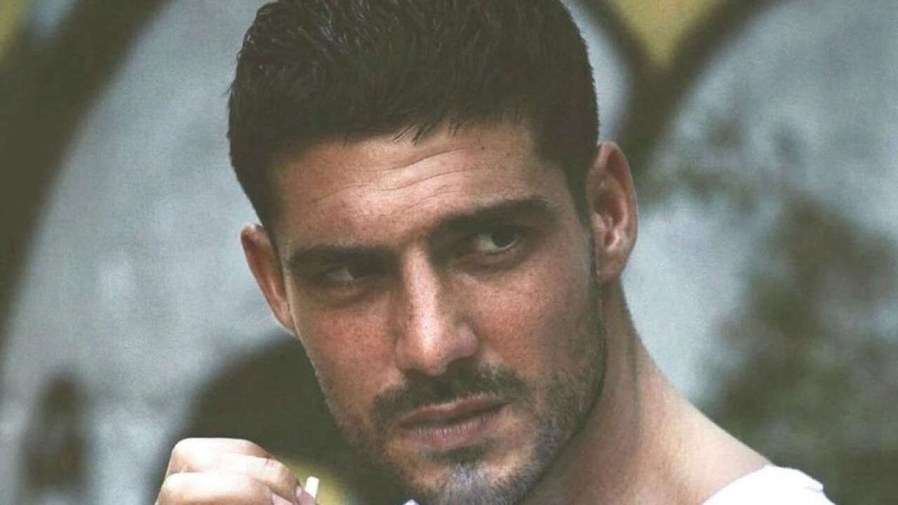 Grande Fratello sotto accusa per il comportamento di Lorenzo Spolverato: le parole di Ippoliti e la risposta di Signorini suscitano polemiche